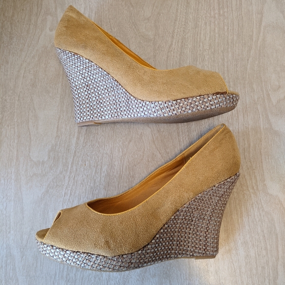 She's Collection Yellow Peep Toe Wedges 9 - Picture 4 of 12